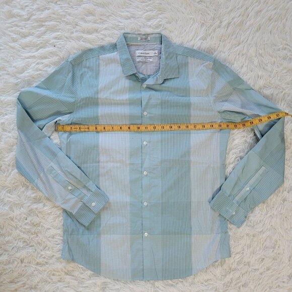 Calvin Klein Checked Infinite Cool Body Fit Non-Iron Dress Shirt - Size Medium - Picture 5 of 8